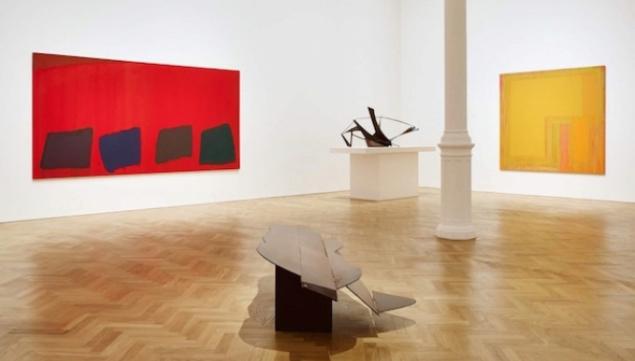 ©  Hoyland, Caro, Noland installation view, 2015. Courtesy of Pace Gallery