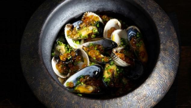 Fresh rice cooked in seafood dashi, served with tempura clams, ikura and Japanese young onion