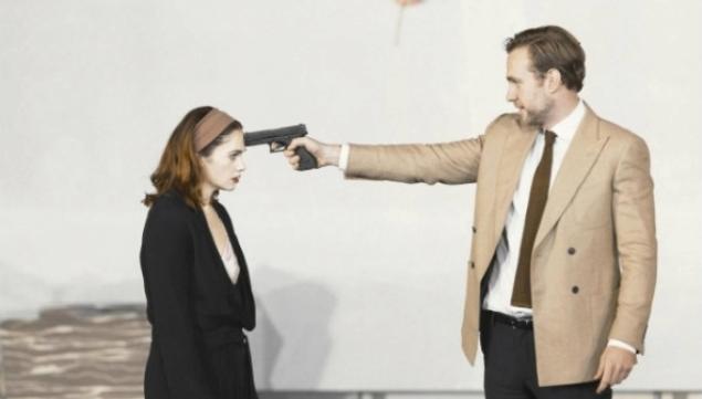 Ruth Wilson as Hedda and Rafe Spall as Brack; photo by Jan Versweyveld