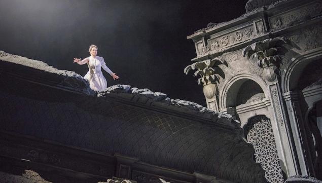 Hipermestra surveys the ruins of her city in Cavalli's opera. Photo: Tristram Kenton