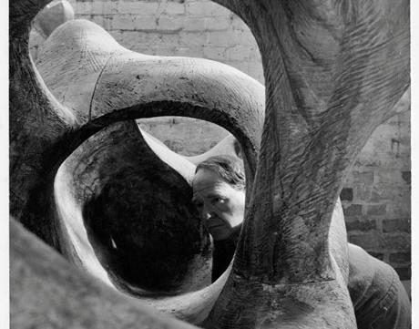 Henry Moore with plaster for Reclining Figure: External Form 1953-54, Courtesy the Henry Moore Foundation