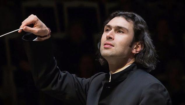 Vladimir Jurowski conducts the London Philharmonic Orchestra