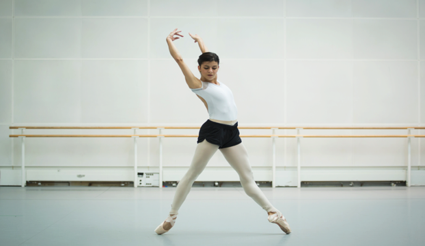 Mayara Magri in rehearsal for Aletta Collns' Blue Moon (c) 2018 ROH Alice Pennefather