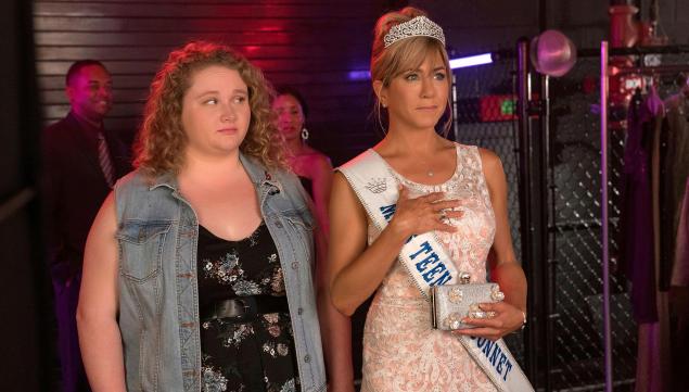 Danielle Macdonald and Jennifer Anniston in Dumplin'