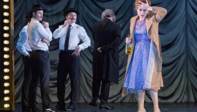 Mezzo-soprano Serena Malfi's Dorabella sees double in Così Fan Tutte at Covent Garden. Photo: Stephen Cummiskey