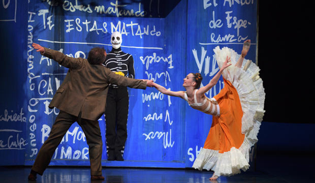 Katja Khaniukova, Irek Mukhamedov in Broken Wings, part of She Persisted, photo Laurent Liotardo