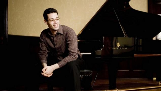 Jonathan Biss performs Beethoven, Schumann, Schönberg and Berg