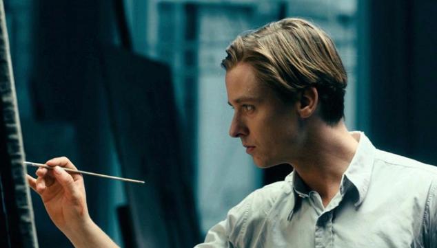 Tom Schilling in Never Look Away