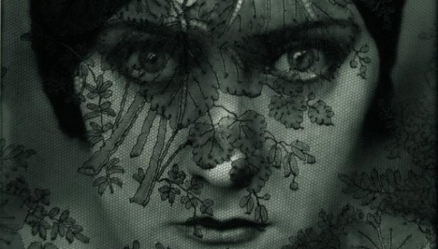 Edward Steichen Actress Gloria Swanson, 1924 (Vanity Fair, February 1, 1924), courtesy of The Photographer's Gallery