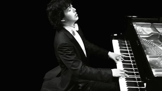 Superstar pianist, Yundi