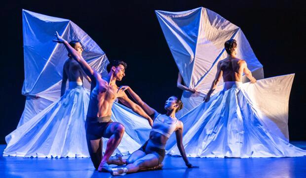 BRB Tom Rogers and Yu Kurihara in Lazuli Sky. Photo: Johan Persson