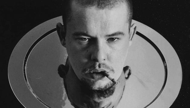 Lee McQueen by Anne Deniau