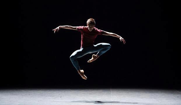 Erik Woodhouse in Playlist (Track 1, 2) by William Forsythe © Laurent Liotardo