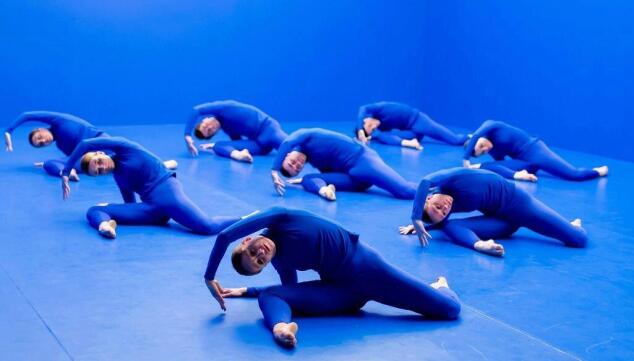 Dancers of Scottish Ballet in Sophie Laplane's Dive. Photo: Andy Ross