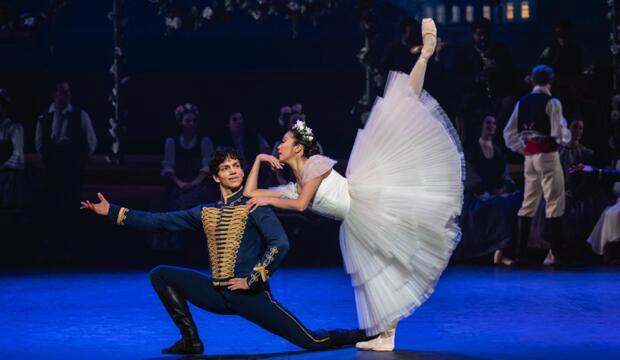 Shiori Kase and Isaac Hernández in Tamara Rojo's Raymonda, ENB © Johan Persson