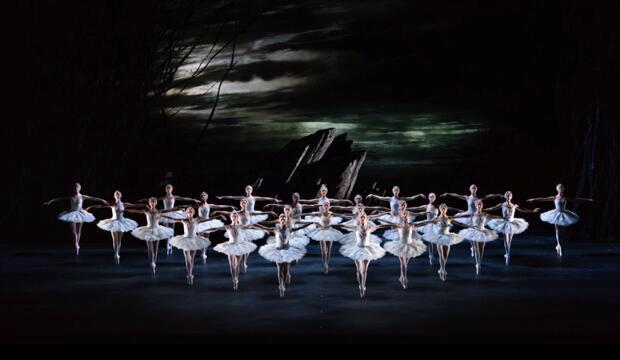 Artists of the Royal Ballet in Swan Lake, The Royal Ballet © 2018 ROH. Photo: Bill Cooper