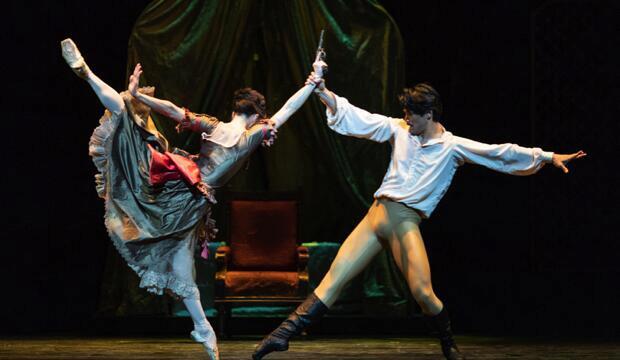 Natalia Osipova and Ryoichi Hirano in The Royal Ballet's Mayerling © ROH 2018. Photo: Helen Maybanks