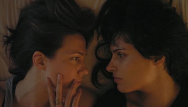 Desiree Akhavan & Rebecca Henderson in Appropriate Behaviour