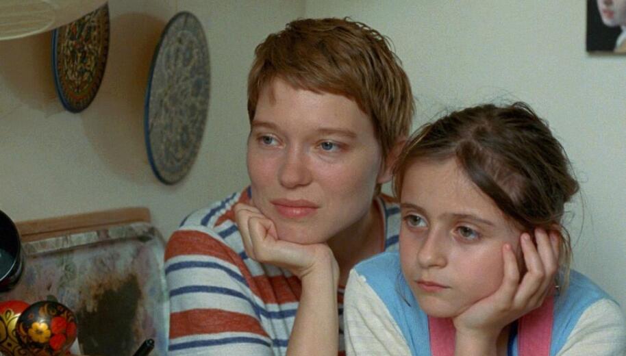 One Fine Morning review – Léa Seydoux sparkles in poignant drama