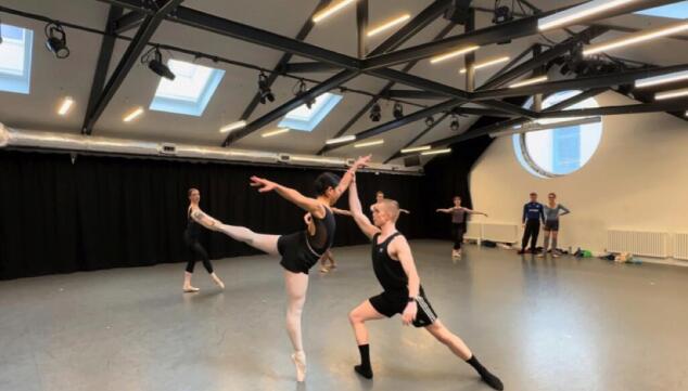 Warp and Weft in rehearsal.  Photo: Aaron Thao