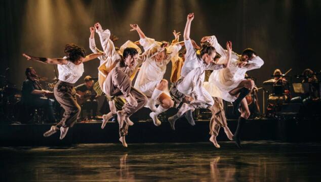 Scottish Dance Theatre, Moving Cloud. Photo: Brian Hartley