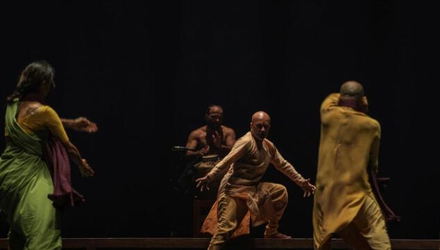 Akram Khan, GIGENIS The Generation of the Earth, Photo: Maxime Dos, Productions Sarfati