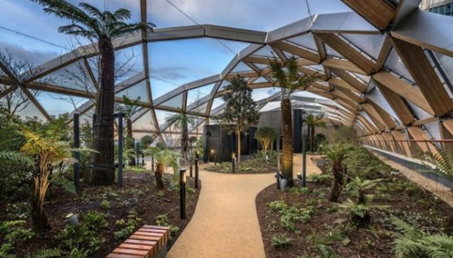 Crossrail Place at Canary Wharf by Foster and Partners