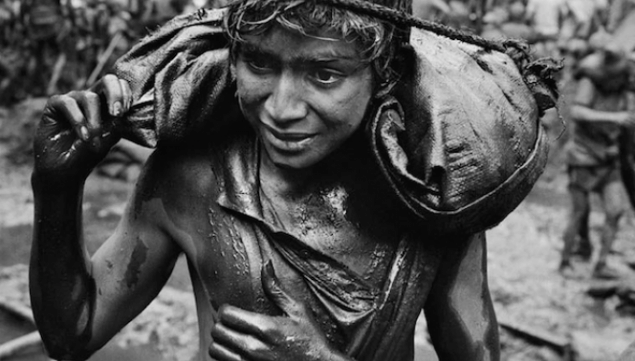 Sebastião Salgado photographer, Serra Pelada, Brazil, 1986, Beetles + Huxley gallery