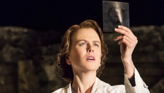 Nicole Kidman as Rosalind Franklin, London Theatre: photo by Johan Persson 