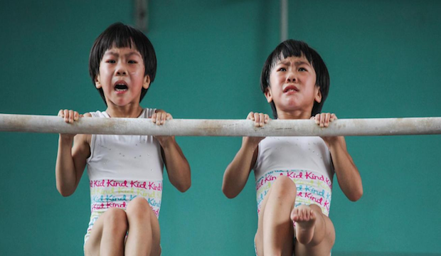 Yuan Peng - The twins' gymnastics dream 