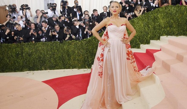 2016 – Blake Lively at the Met Ball 