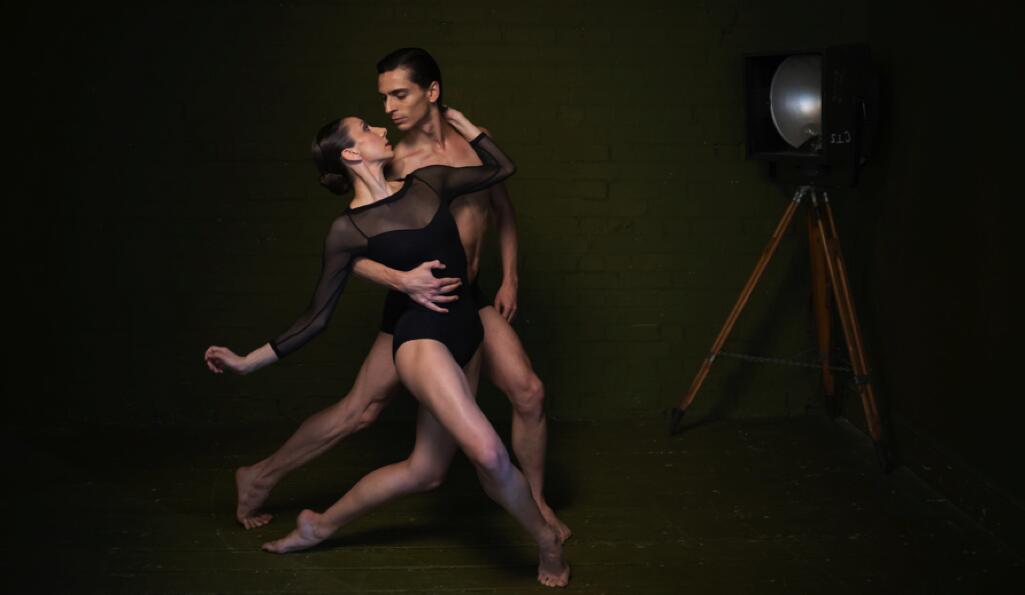 London City Ballet, Kate Lyons and Juan Gil. Photo by ASH